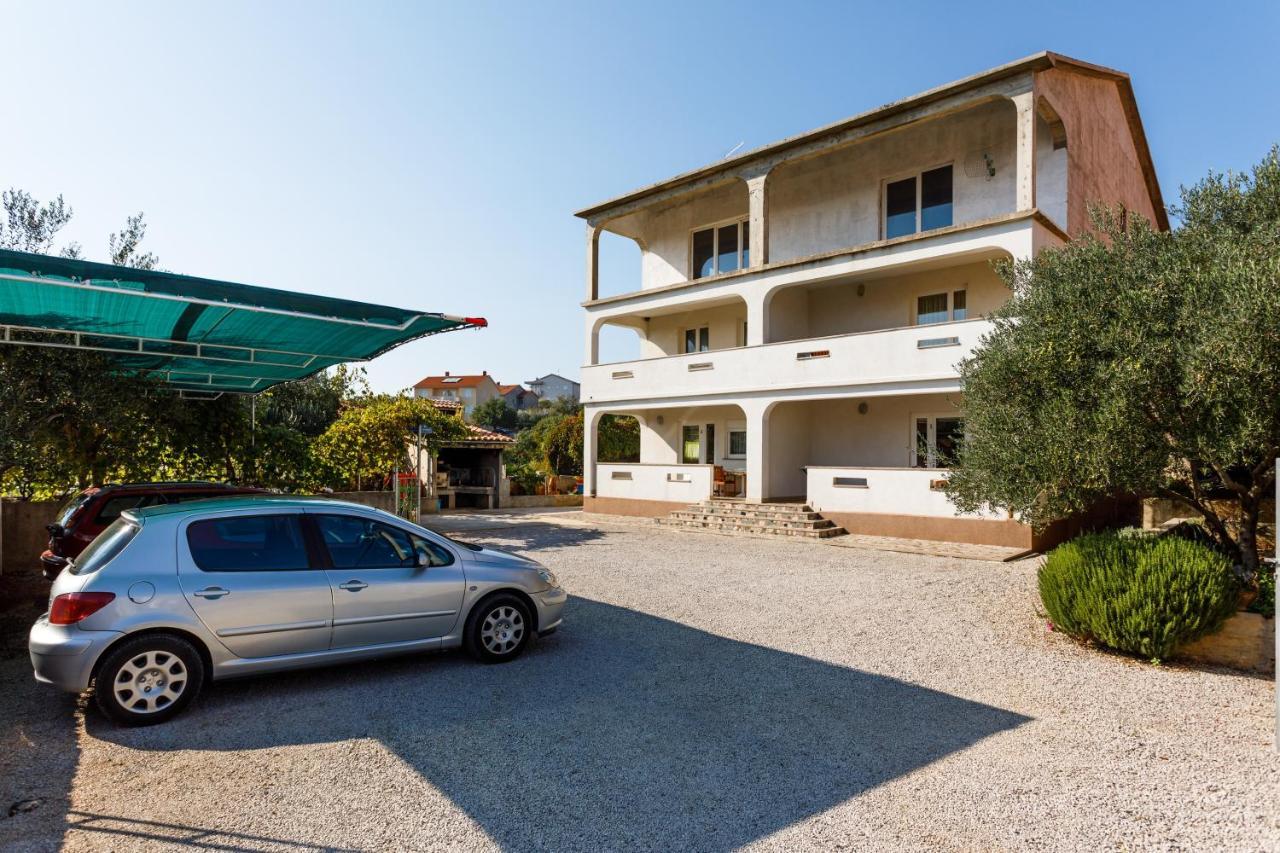 Apartments With A Parking Space Kornic, Krk - 5306 Екстер'єр фото