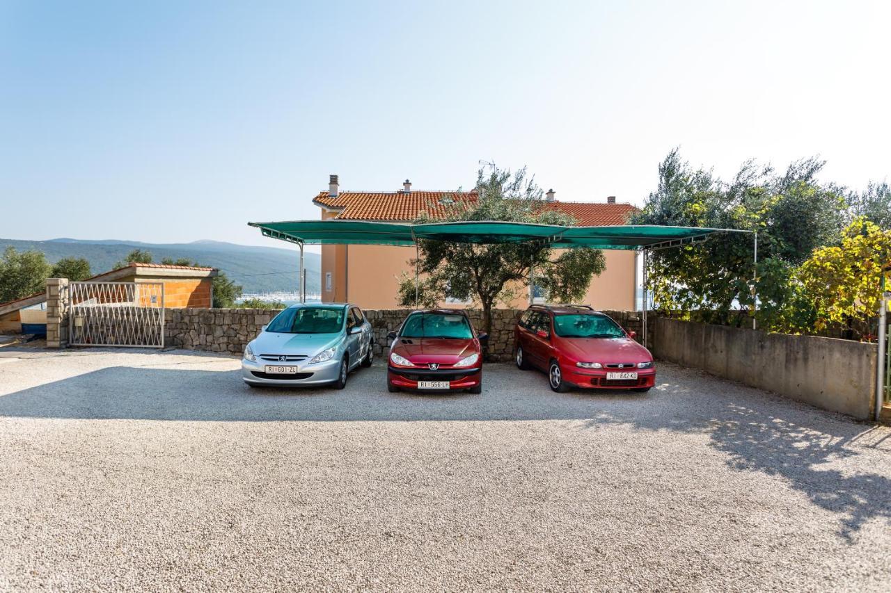 Apartments With A Parking Space Kornic, Krk - 5306 Екстер'єр фото