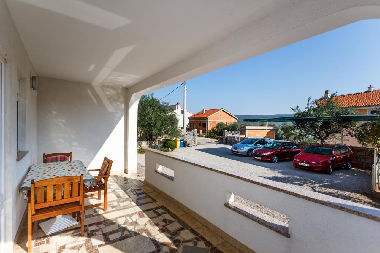 Apartments With A Parking Space Kornic, Krk - 5306 Екстер'єр фото